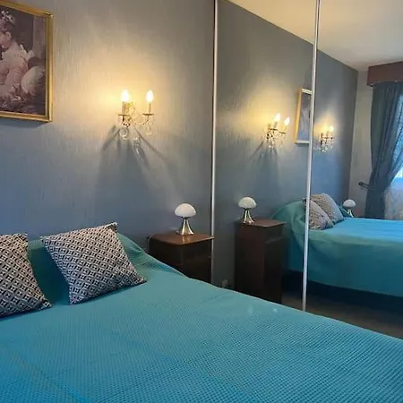 Maison Familiale Idealement Situee Avec Le Confort ニーム