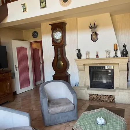 Maison Familiale Idealement Situee Avec Le Confort ニーム